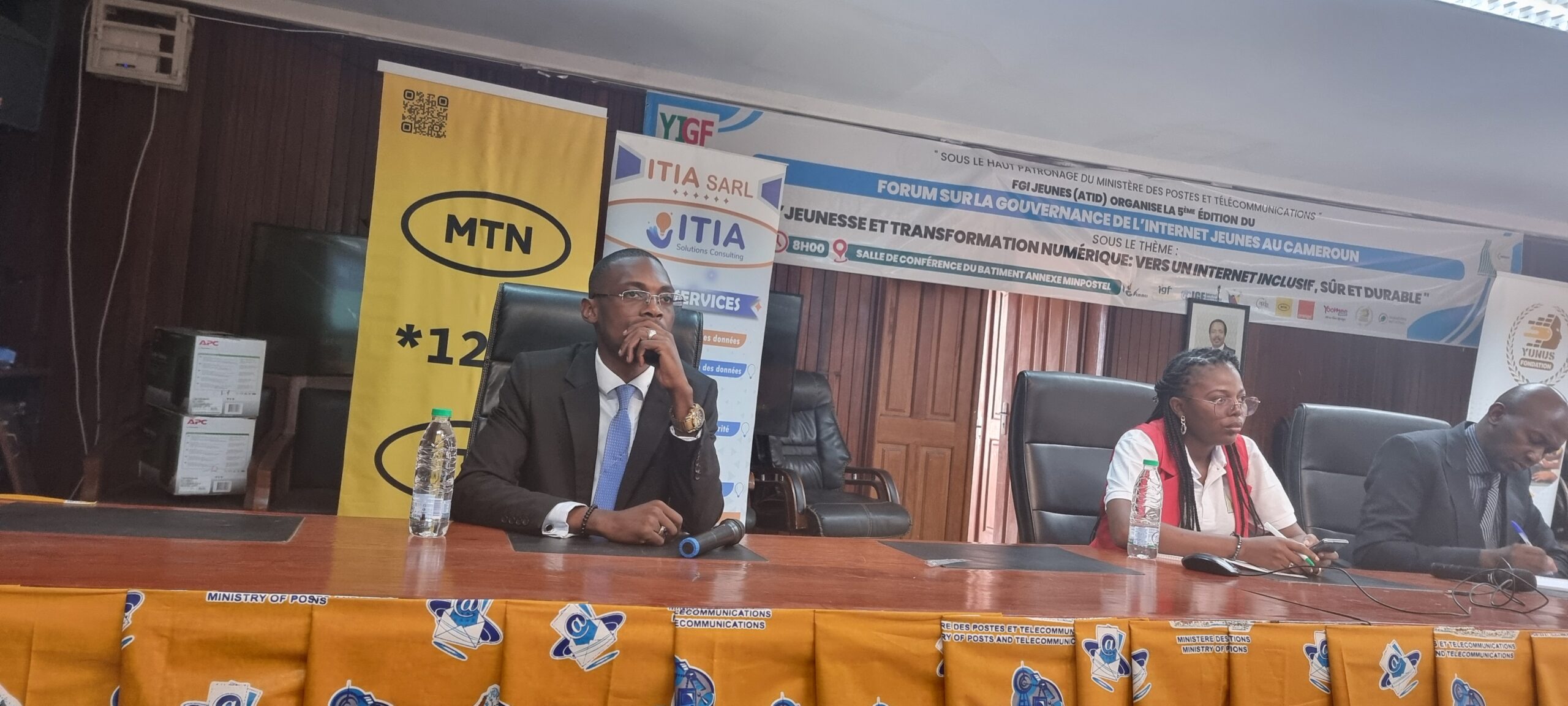 about-01 Participation